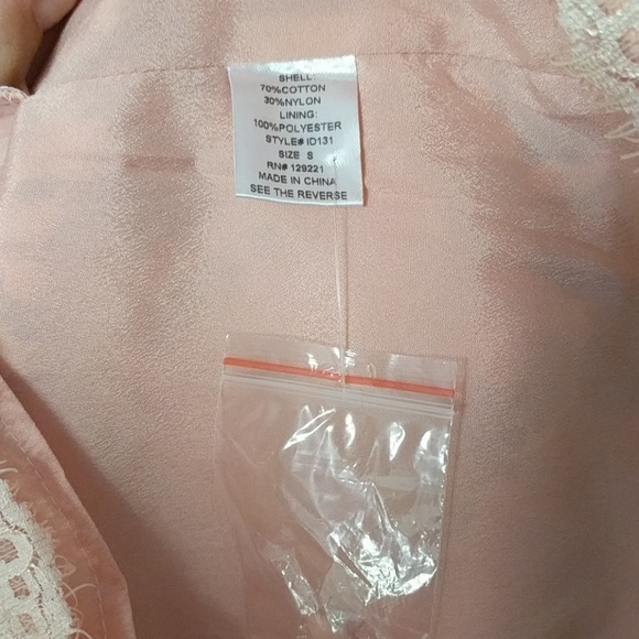 [PIIN Signature 8] Pink Lace Open Back Cap Sleeve - Picture 6 of 6